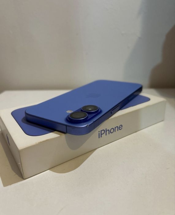 Vand iphone 16 in stare foarte buna