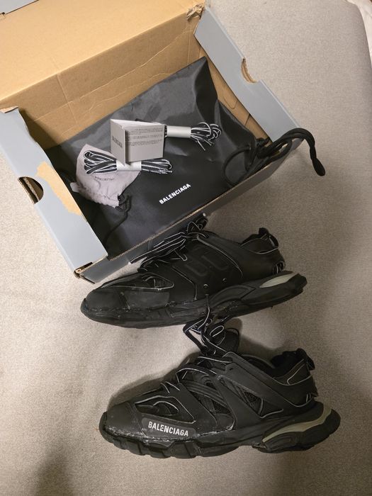 Balenciaga track