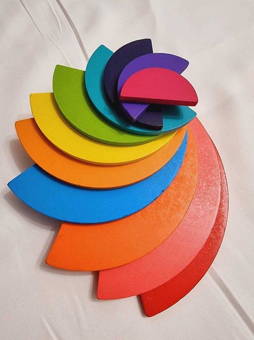 Set educativ din lemn Montessori Curcubeu din lemn 4 în 1, stare foarte bună