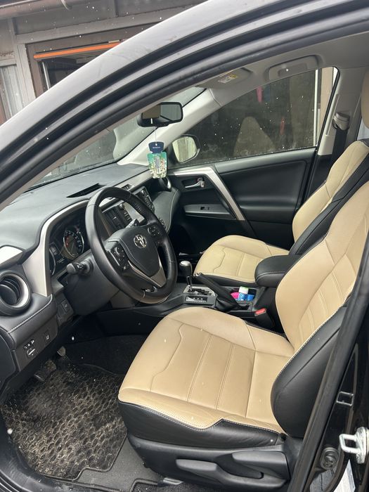 Toyota RAV4 hybrid in stare excelenta de functionare