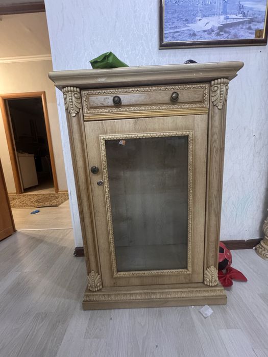 Продается шкаф в гостиную