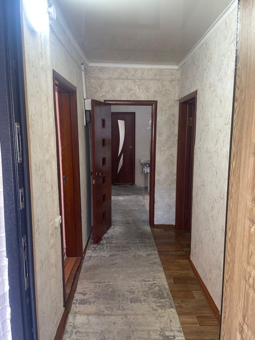 Обмен пол дома на квартиру