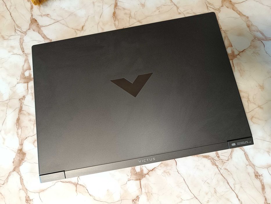 ОТЛИЧЕН! HP Victus 16 - 14-ядрен Intel Core i7-13700H / RTX 4050 / 32GB DDR5 / 144 hz