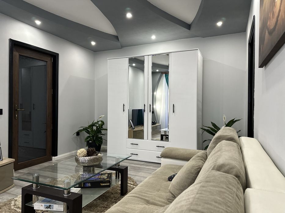 Regim Hotelier, Apartament 2 camere – centru, parcare inclusă.