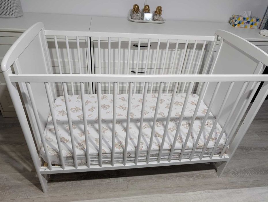 Patut bebe BabyNeeds Timmi 120x60 cu sertar + saltea – aproape nou