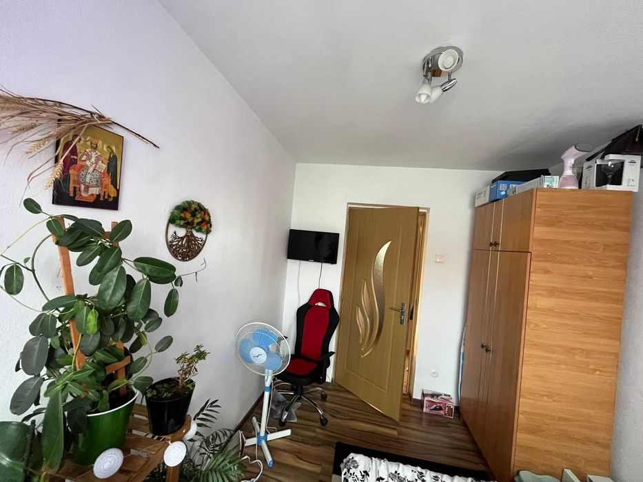 inchiriez apartament zona cetate