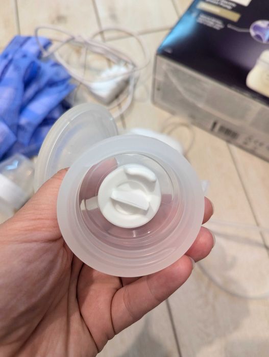 Електрическа помпа за кърма Philips Avent с кошче за новородено