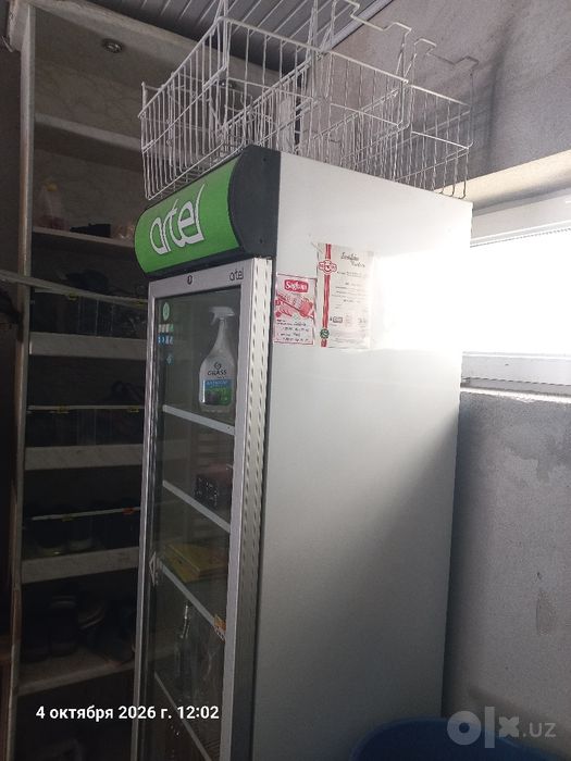 Artel vitrina xolodilnik