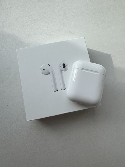Продам наушники apple airpods 2