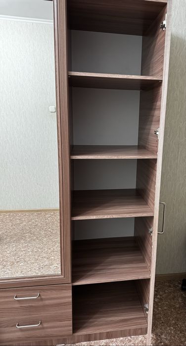 Шифоньер/шкаф в спальню