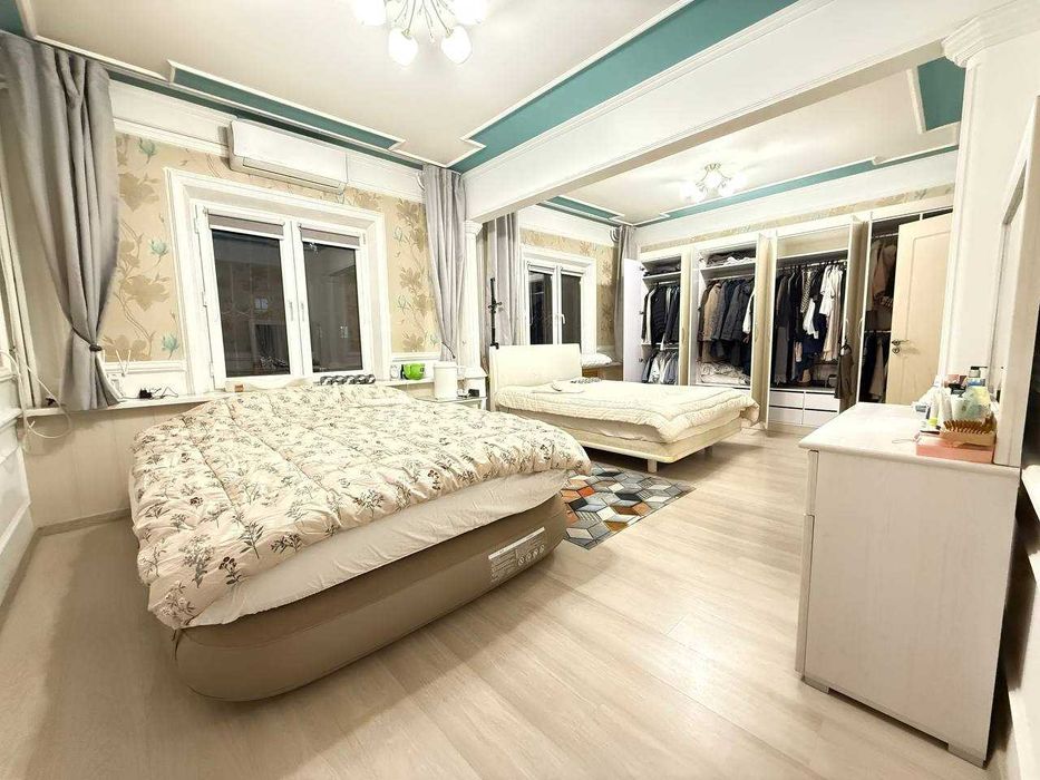 4-х комнатная квартира на Ойбеке (есть кладовка)  ID: 4467