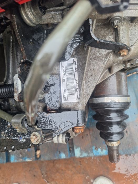 vând cutii de viteze renault trafic 2.0 dci 6 trepte sau opel vivaro