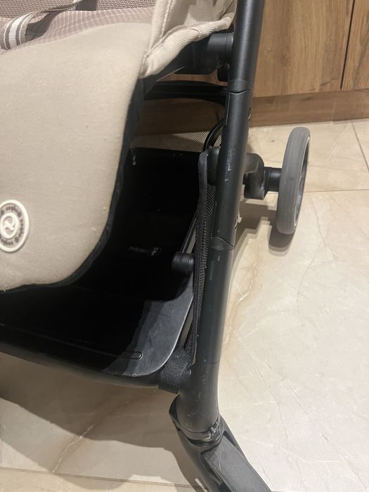 Количка Cybex Beezy