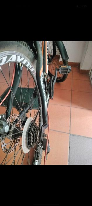 Vând doua biciclete