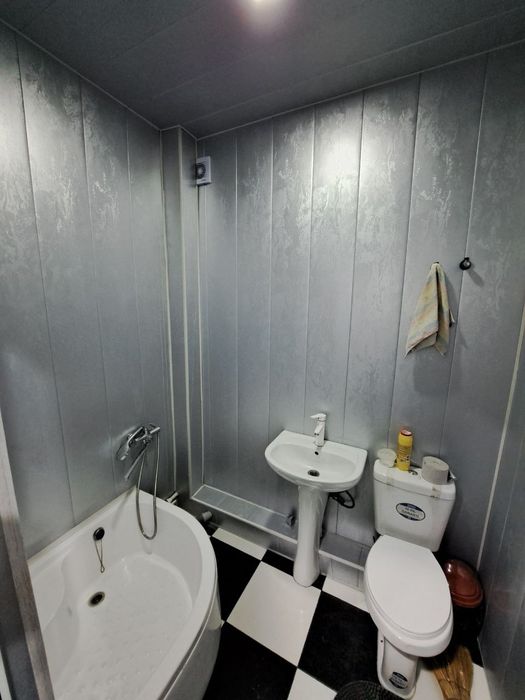 Квартира оилали инсонлара ижарага берилади