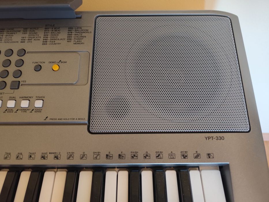 Orga electronică Yamaha - pachet complet