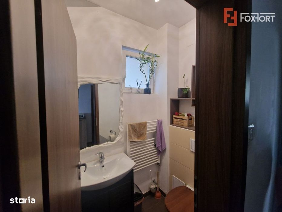 Duplex de vanzare cu 4 camere, cu teren de 303 mp, Ghiroda