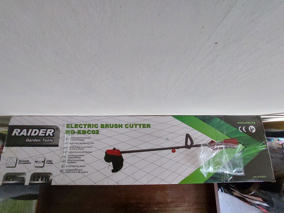 Нова електрическа коса с нож и корда