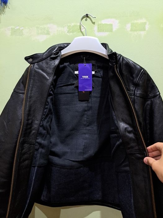 Продаю новую кожаную куртку