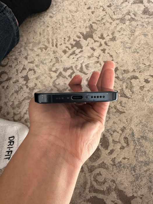 Продам Iphone 15 pro
