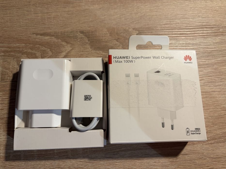 Гаранция Huawei Nova 13 Pro + Слушалки Huawei - FreeBuds 6i+ зарядно