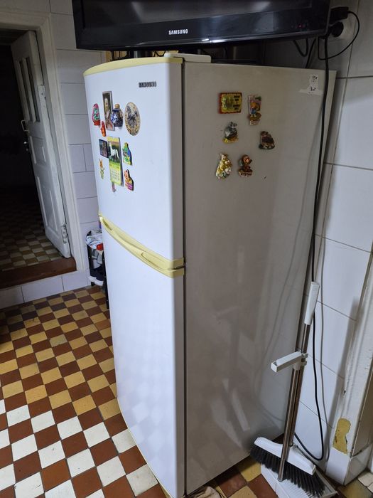 Холодильник Samsung