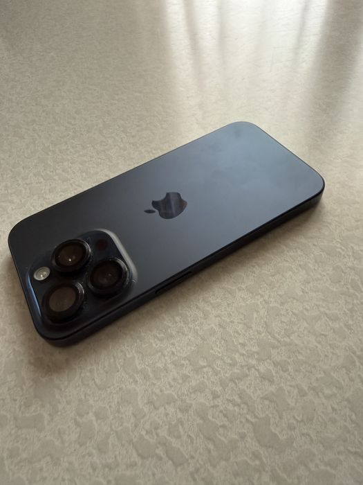 Продам Iphone 15 pro Blue