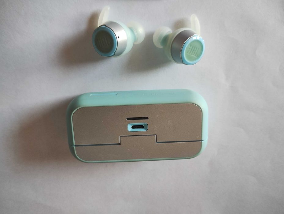 JBL Reflect Flow Bluetooth безжични слушалки
