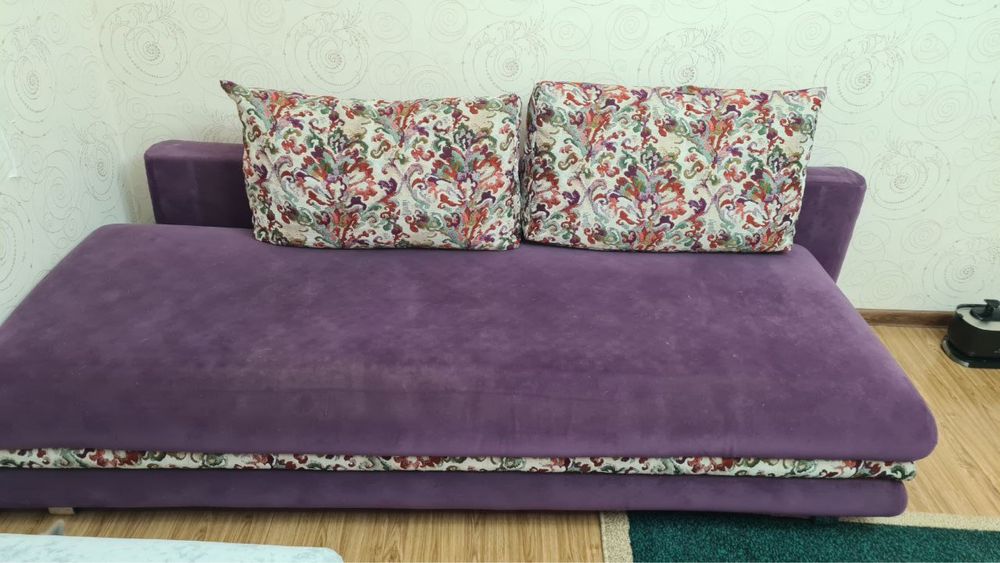 Продается диван в хорошем состоянии