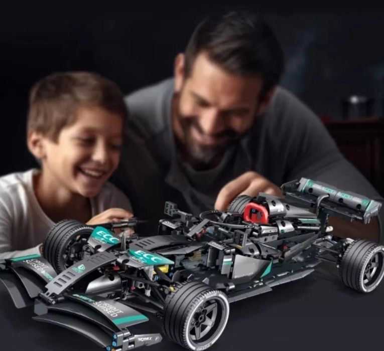 Конструктор лего Ф-1 Mercedes AMG