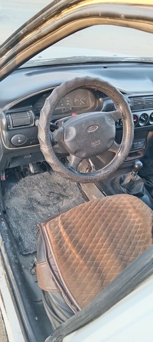 Форд ескорд ван.