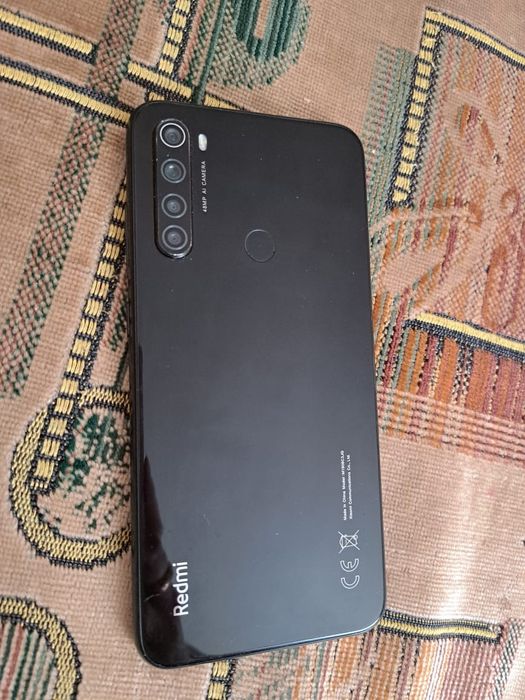 Продам редми нот 8