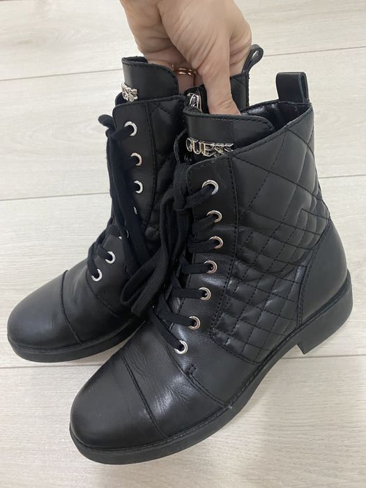 Ghete Guess marimea 38 negre, din piele