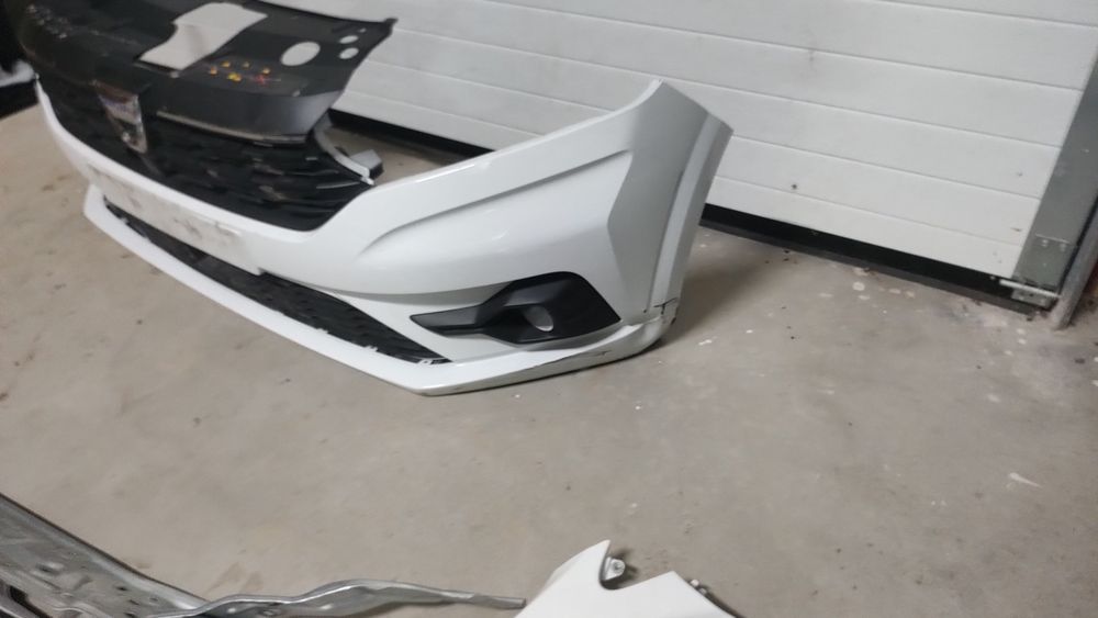 Bara fata , aripa stângă, ochelari faruri, volet Logan 3, Sandero 3