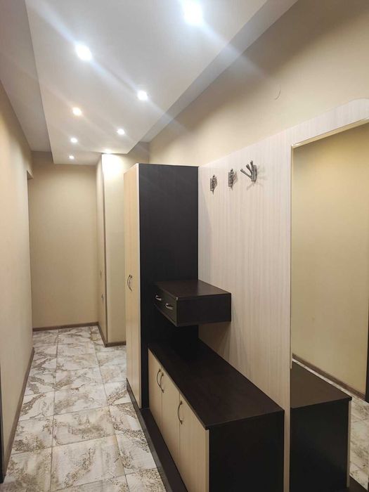 Дава се под наем Тристаен апартамент в Стара Загора, Била - 124 кв.м за 650 € - Снимка #15