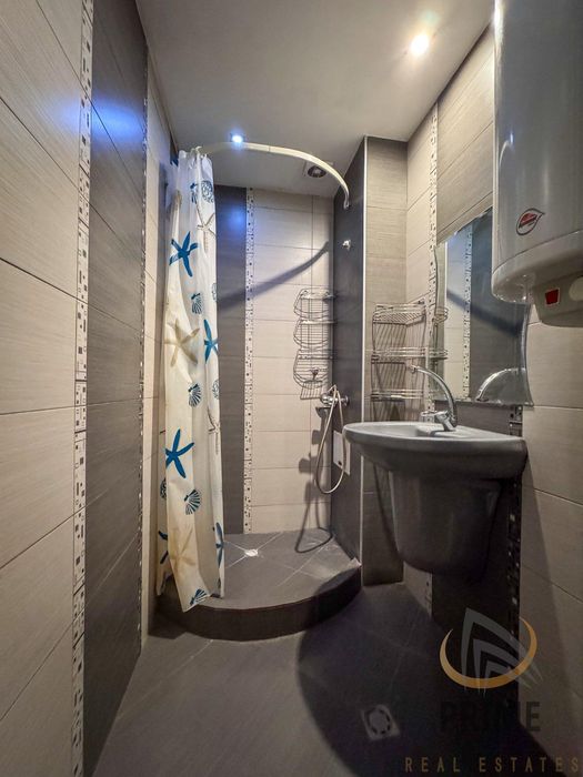 Изгрев тристаен апартамент обзаведен