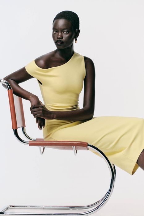 Рокля Zara по тялото