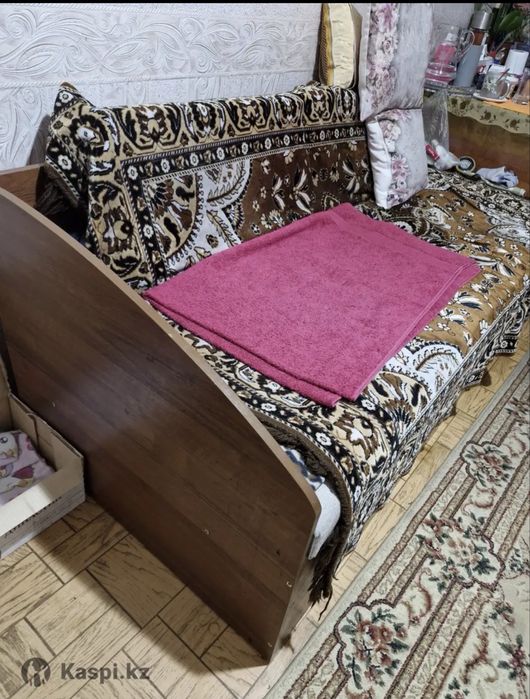 Продам Тахту в хорошем состоянии