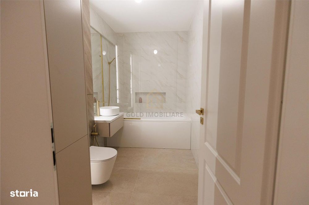 Apartament 3 camere bloc nou