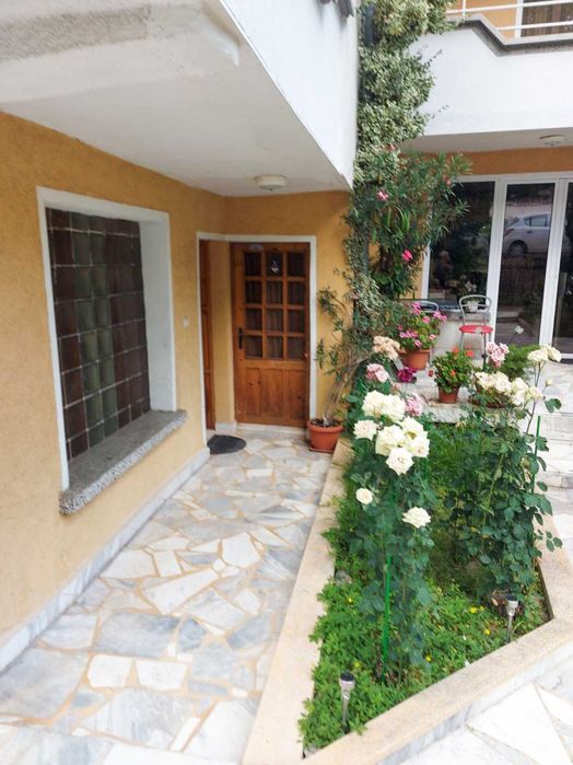 Дава се под наем Етаж от къща в София, в.з. Симеоново - Драгалевци - 80 кв.м за 458.49 € - Снимка #1