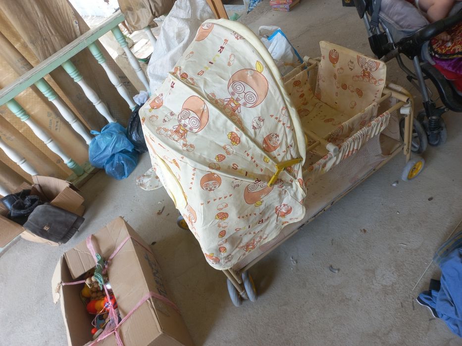 Кроватка манеж продаётся 2 в1