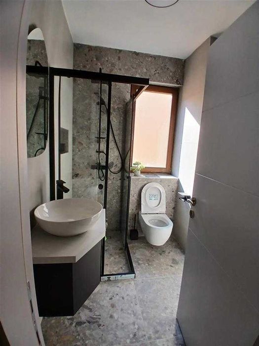 Дава се под наем Двустаен апартамент в Бургас, Център - 69 кв.м за 229.5 € - Снимка #2