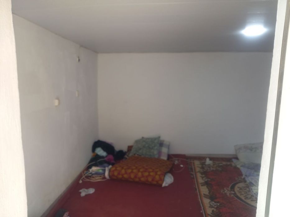 Hovli sotiladi ihcham narxida