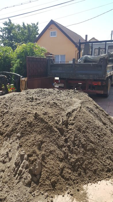 Nisip, sort, pietris, balastru, piatra concasata, pamant, umplutura