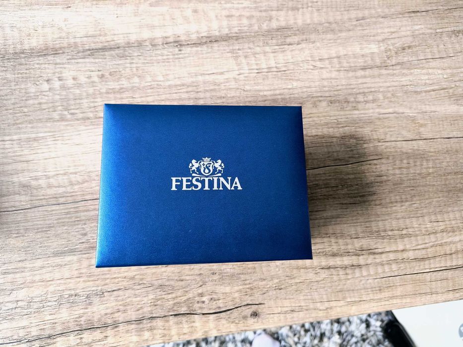 Нов часовник Festina Proffesional Diver 20 Bars . Закупен от Класик с документи