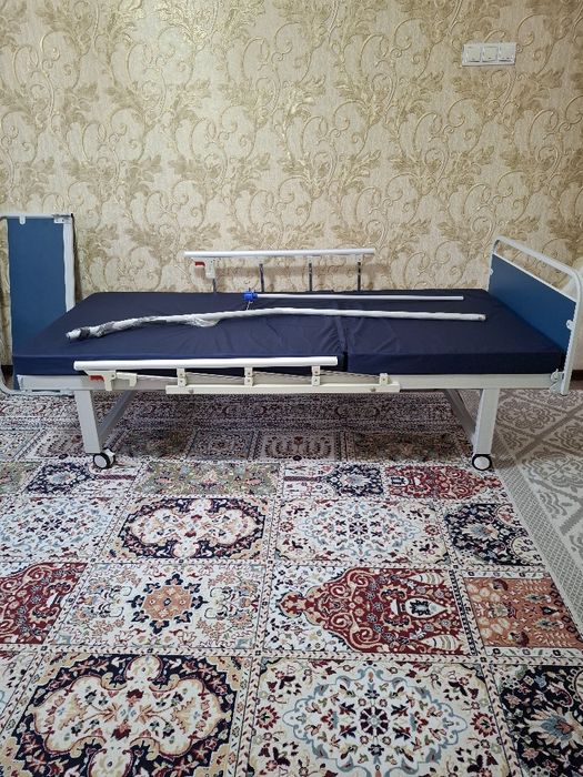 Медицинская кровать
