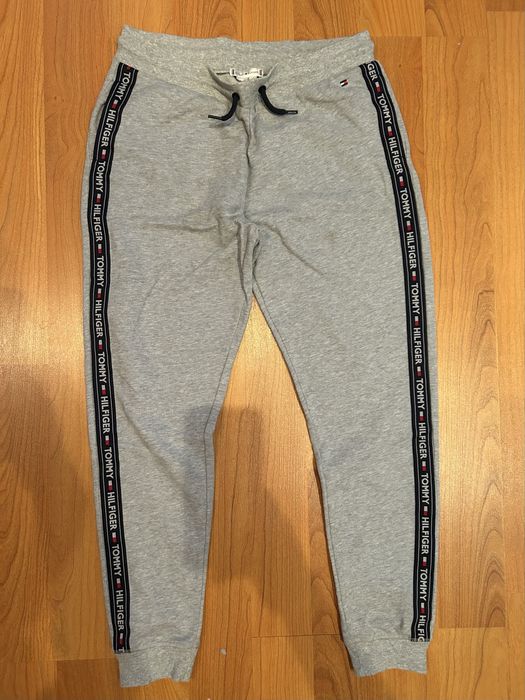 Pantaloni Tommy Hilfiger marimea L