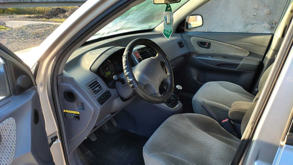 Hyundai tucon 20004