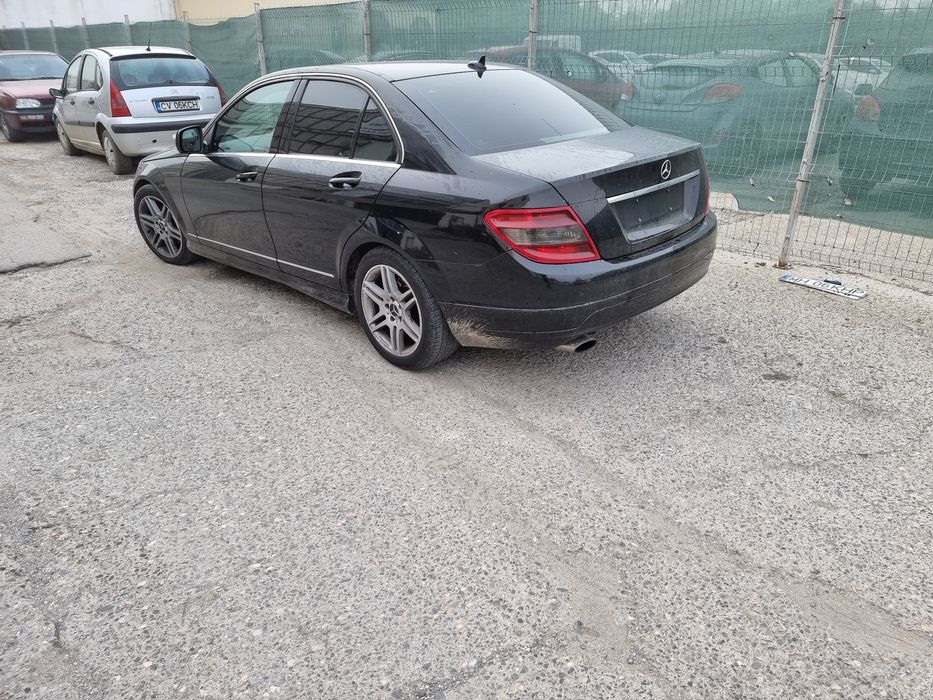 Dezmembrez Mercedes c class w204 2.2cdi