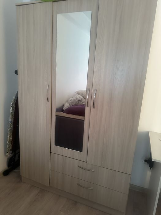 Продам диван и шкаф